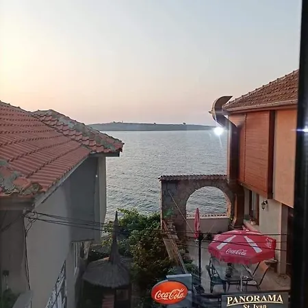 Damaris Guest house *