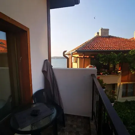 Damaris Guest house