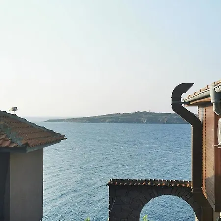 Damaris Guest house *